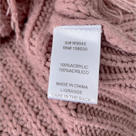 🔥SALE $5🔥Frayed Destroyed Sweater - Picture 7 of 7